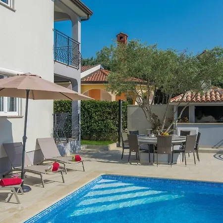 Silver House 3*